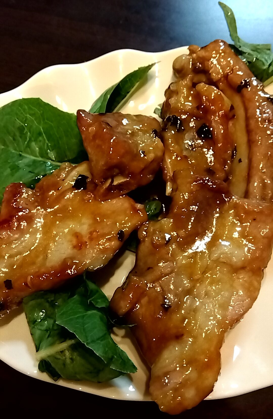 パセリ・ローズマリー・サラダミックスでスペアリブ